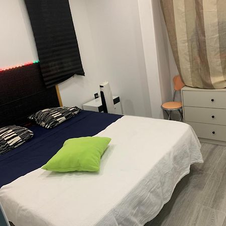 Apartamento Con Piscina Chiloeches Bagian luar foto