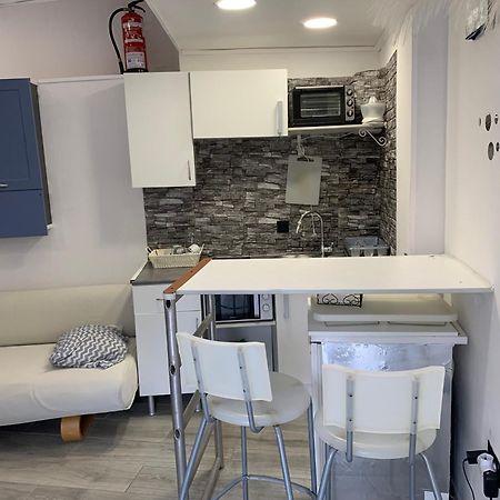 Apartamento Con Piscina Chiloeches Bagian luar foto